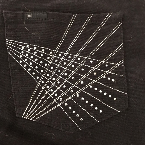 LEE size 12 black jeans CLASSIC FIT cropped w/ bling on back pockets like new - Picture 5 of 10
